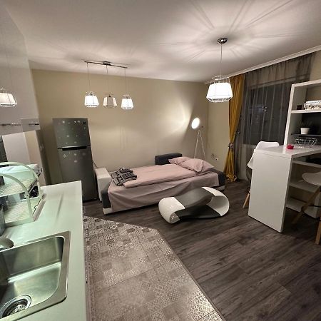 Uni Time Apartment By Lmg 소피아 외부 사진